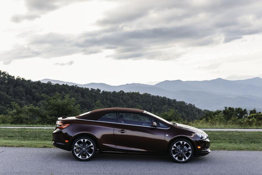  Buick Cascada Dark Effects Package 2016 года  (фото 10 из 11)